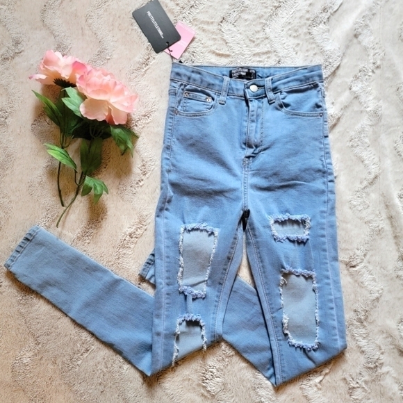 PrettyLittleThing Denim - ✨️CL PrettyLittleThing Light Wash Open Distress Thigh 5Pocket Skinny Jean NWT 4